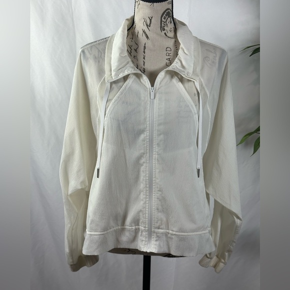 lululemon athletica White Utility Jacket Versatile and Stylish 🤍🤍🤍 - Picture 6 of 10